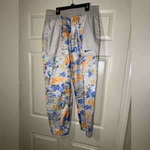 Nike Women’s Easy Woven Floral Track Pants Joggers Pockets Lightweight